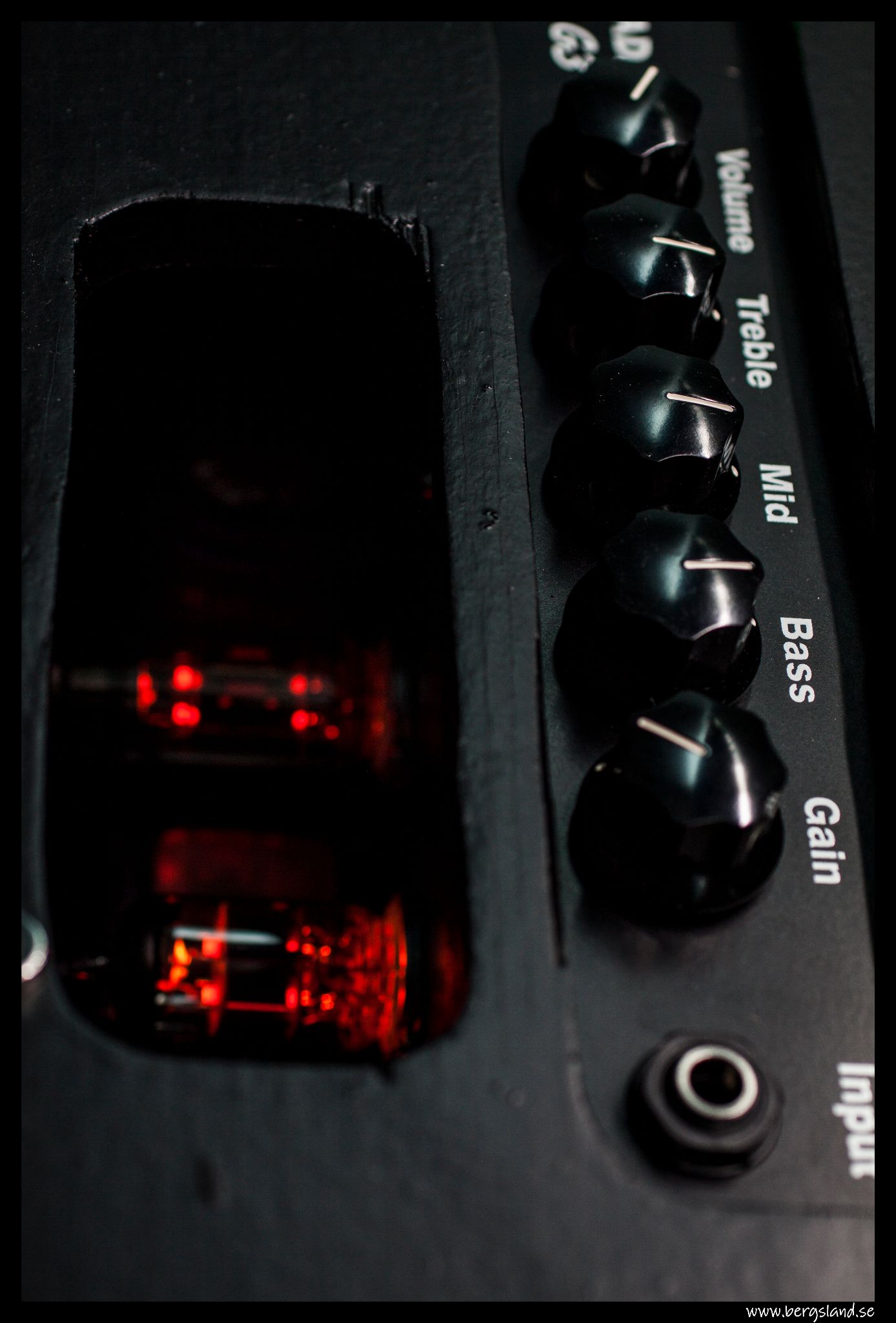 W  MG 9600